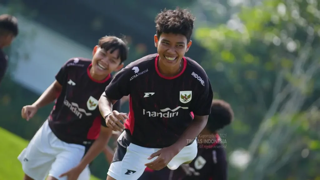 Vivi Oktavia RIski dan Helsya saat menjalani TC di Yogyakarta / Foto: PSSI, Kitagaruda.id